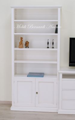 Mobile da soggiorno per Tv con libreria in legno massello stile classico e finitura laccata bianco anticato